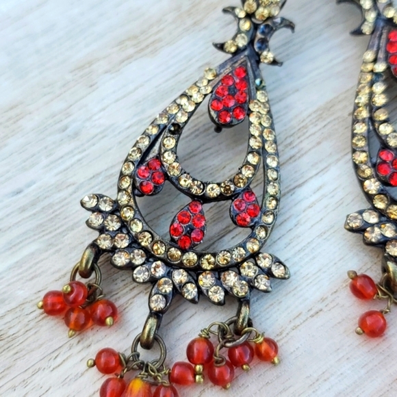 Chandelier pierced Earrings Multicolor rhinestones Cabaret Showstopping Theatre - Picture 4 of 7